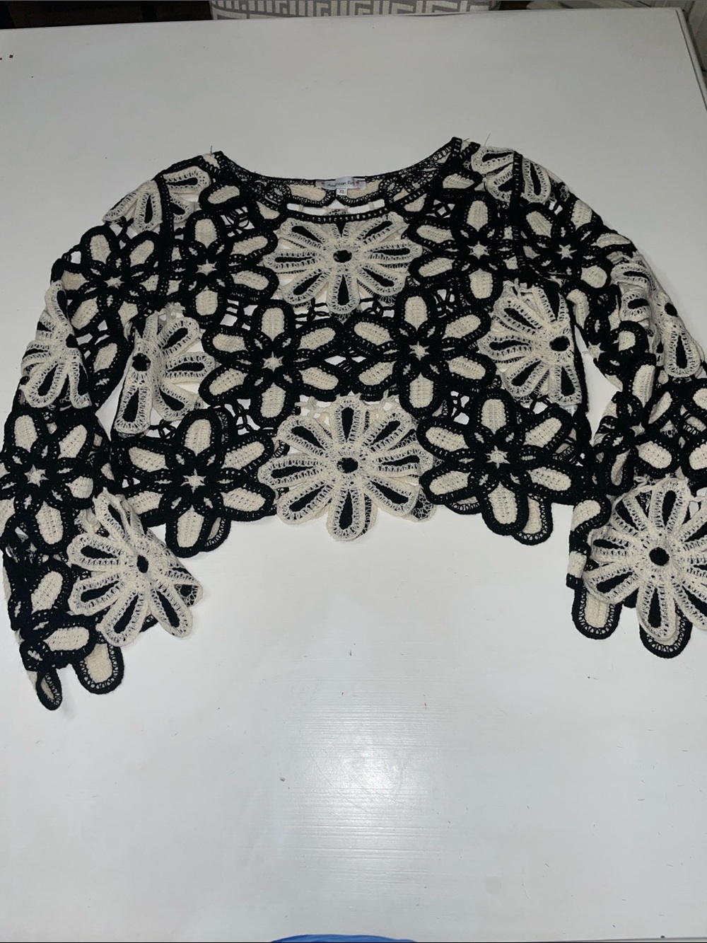American Flirt cropped boho floral crocheted shirt XL